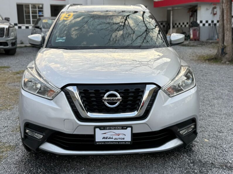 
								Nissan Kicks Advance 2019 full									