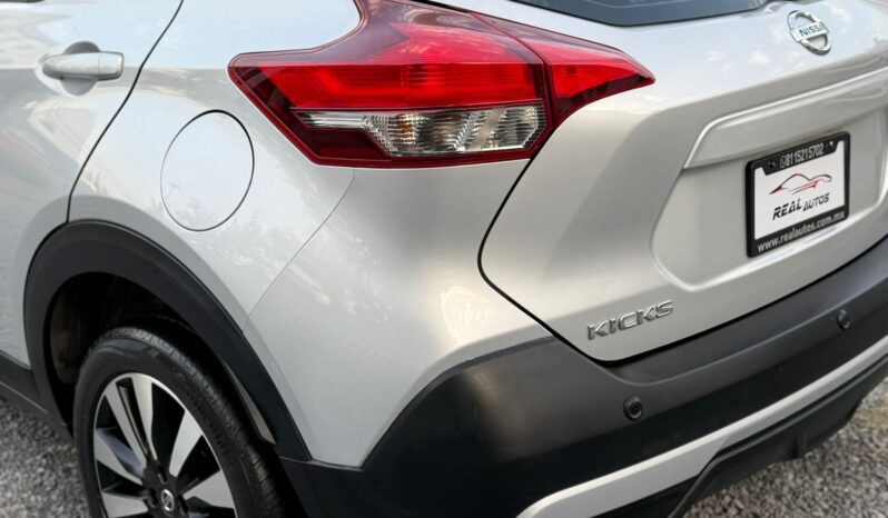 
								Nissan Kicks Advance 2019 full									