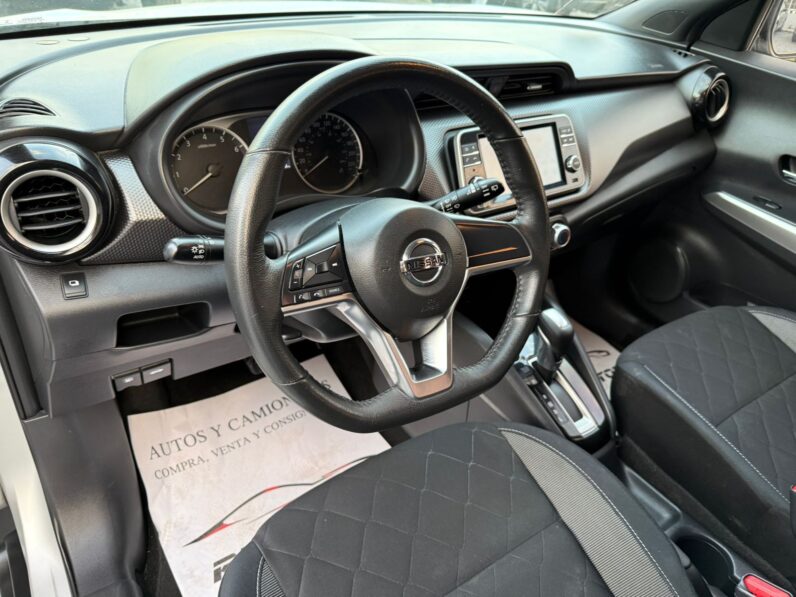 
								Nissan Kicks Advance 2019 full									