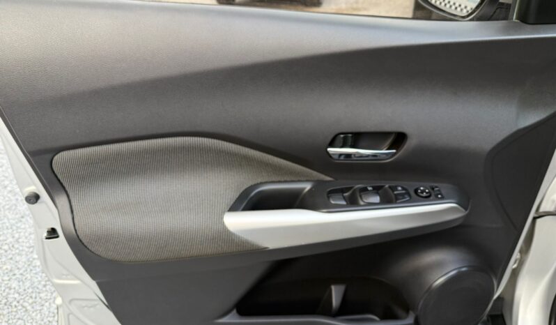 
								Nissan Kicks Advance 2019 full									