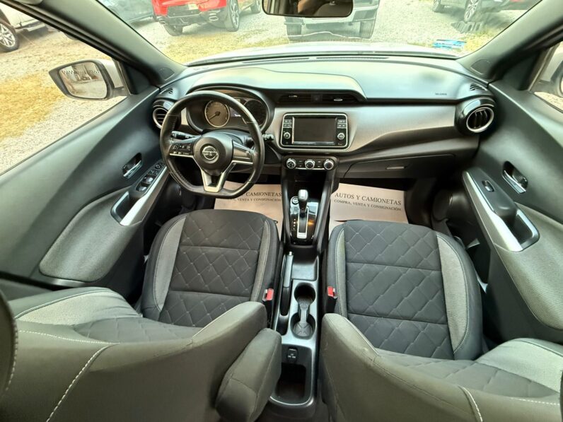 
								Nissan Kicks Advance 2019 full									