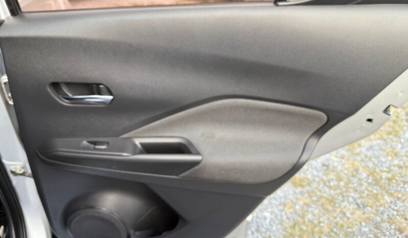 
								Nissan Kicks Advance 2019 full									