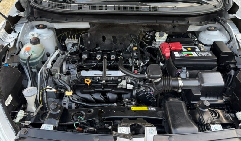 
								Nissan Kicks Advance 2019 full									