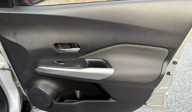 
								Nissan Kicks Advance 2019 full									