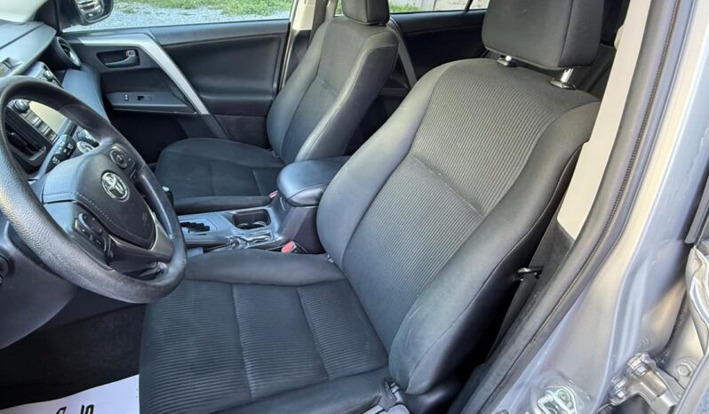 Toyota RAV4 LE 2017 full