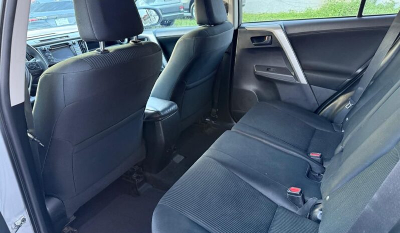 Toyota RAV4 LE 2017 full
