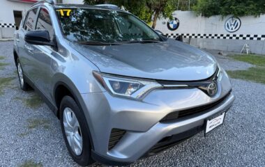 Toyota RAV4 LE 2017