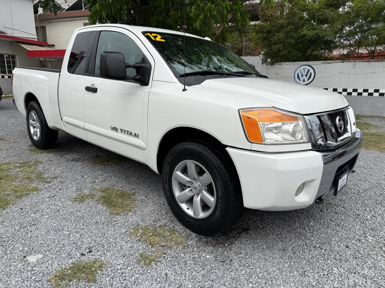 NISSAN TITAN 2012